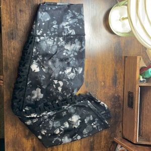 Patterned Crop Lululemon Leggings
